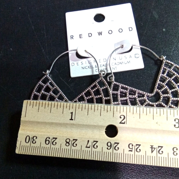 Silver Spider Web Earrings NEW - Picture 3 of 4